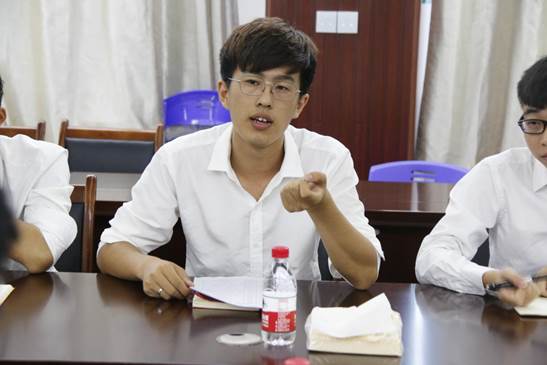 成人影视片团委副书记赵启迪发言